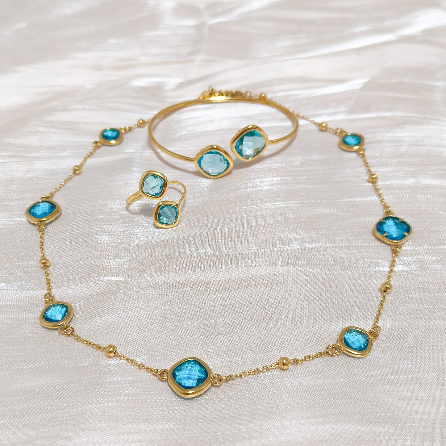 Look Aurora Luz Premium（ collar, pulsera, pendiente y anillo) ( 4 colores)