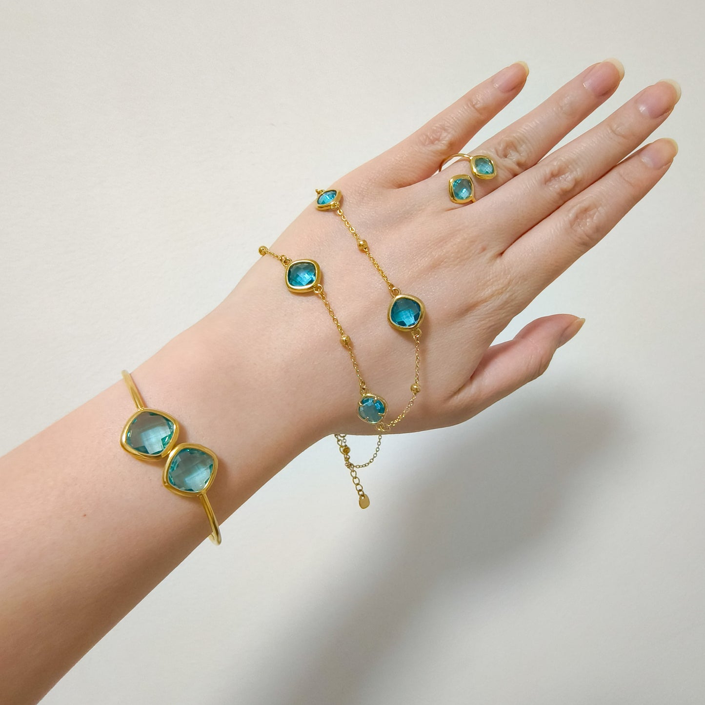 Look Aurora Luz Premium（ collar, pulsera, pendiente y anillo) ( 4 colores)
