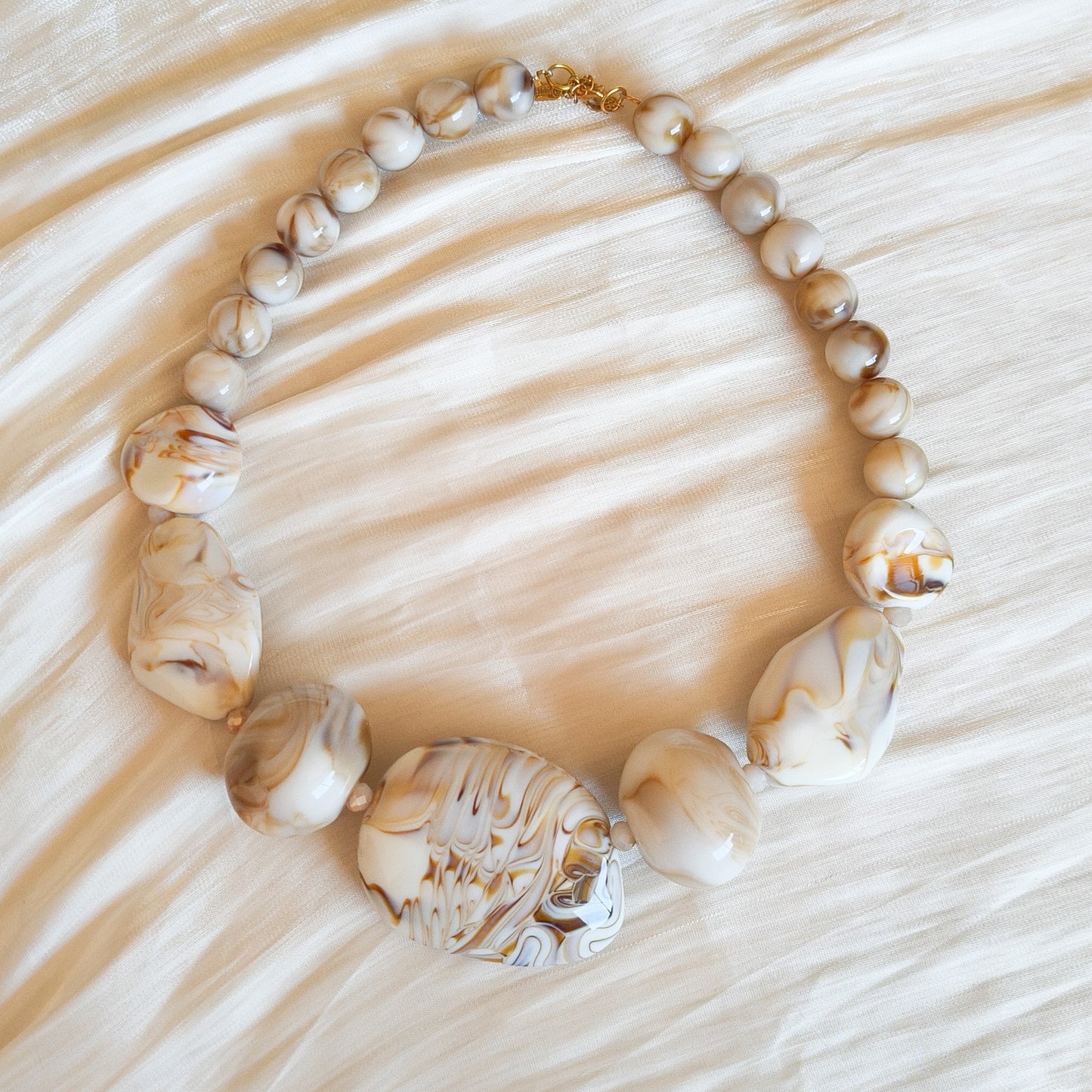 Collar Arena Valentina mármol