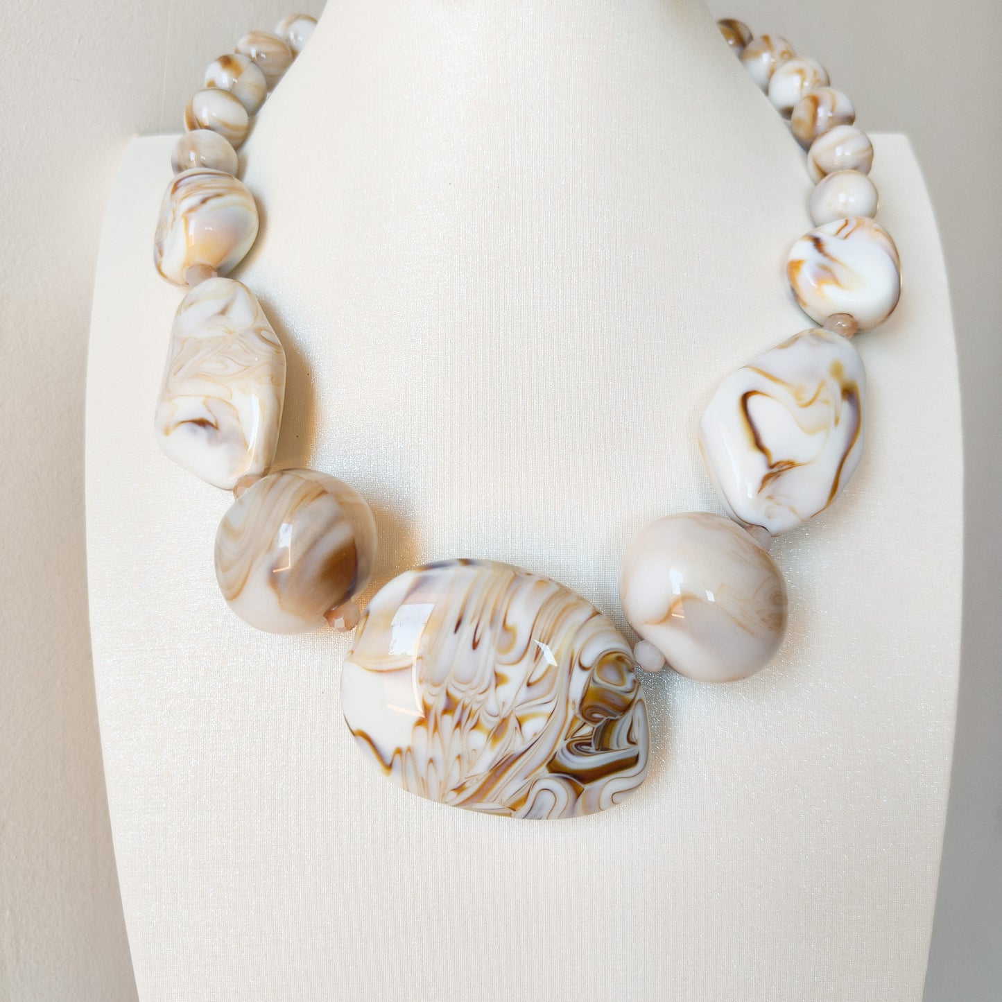 Collar Arena Valentina mármol