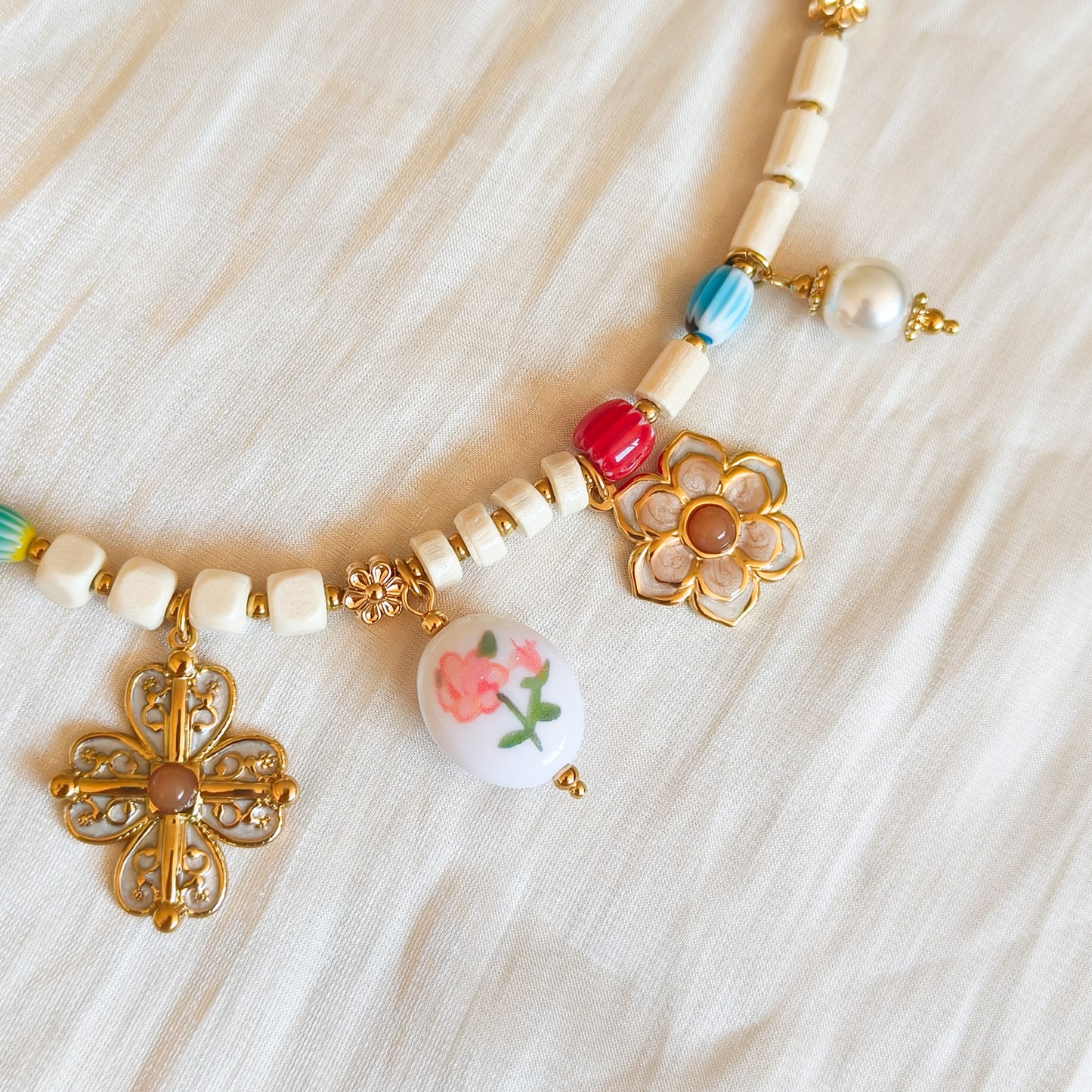 Collar Charm Lucía Jardinera Flor