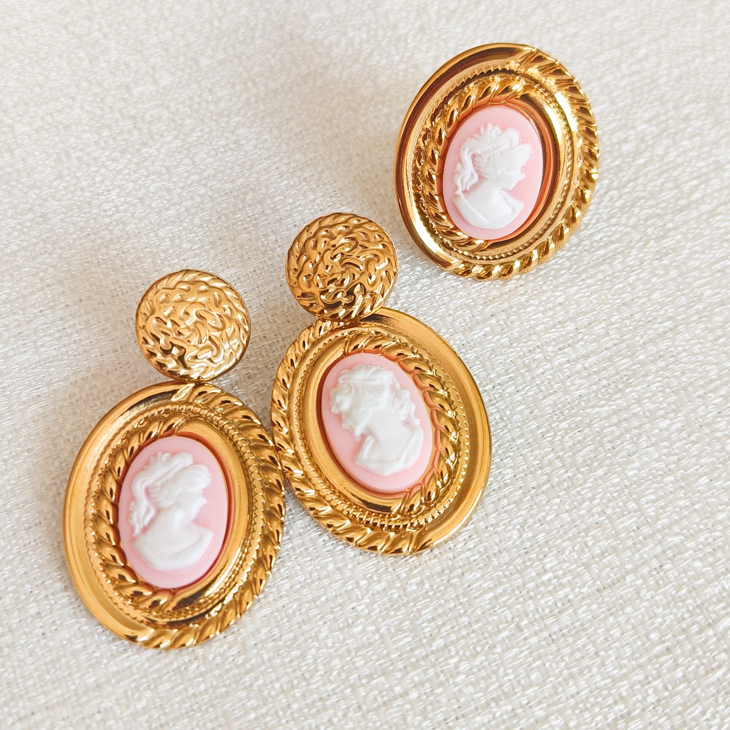 Look Bianca Chica de Roma ( pendiente+ anillo ajustable)