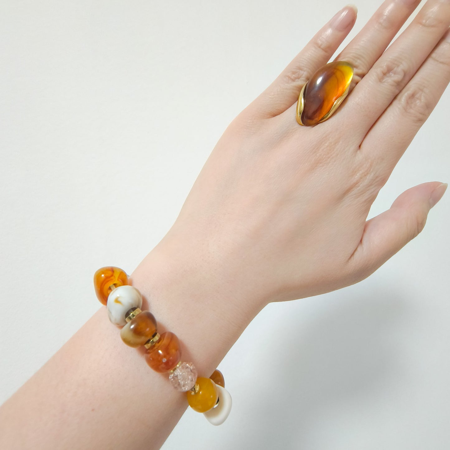 Look Valeria Siena Miel ( collar -pulsera- pendiente)