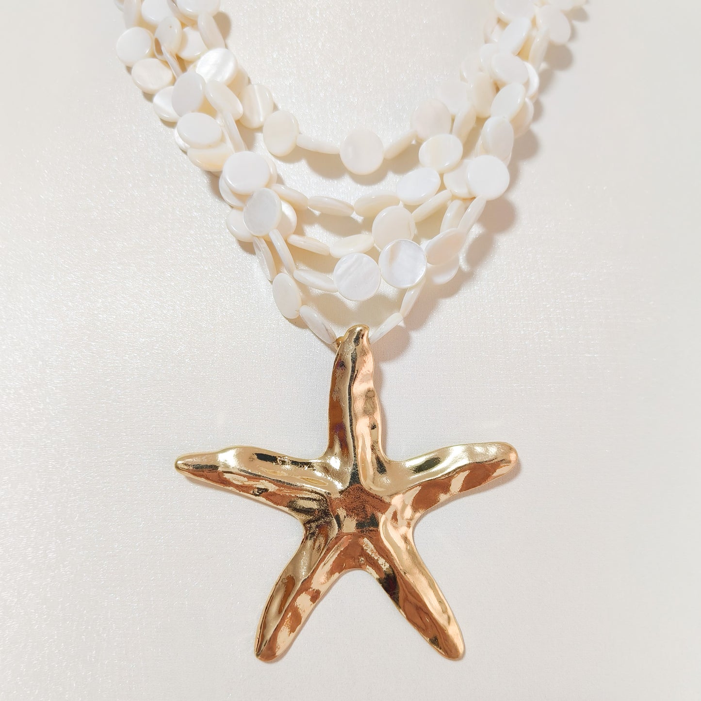 Collar Multicapa Marfil Nacado con Estrella