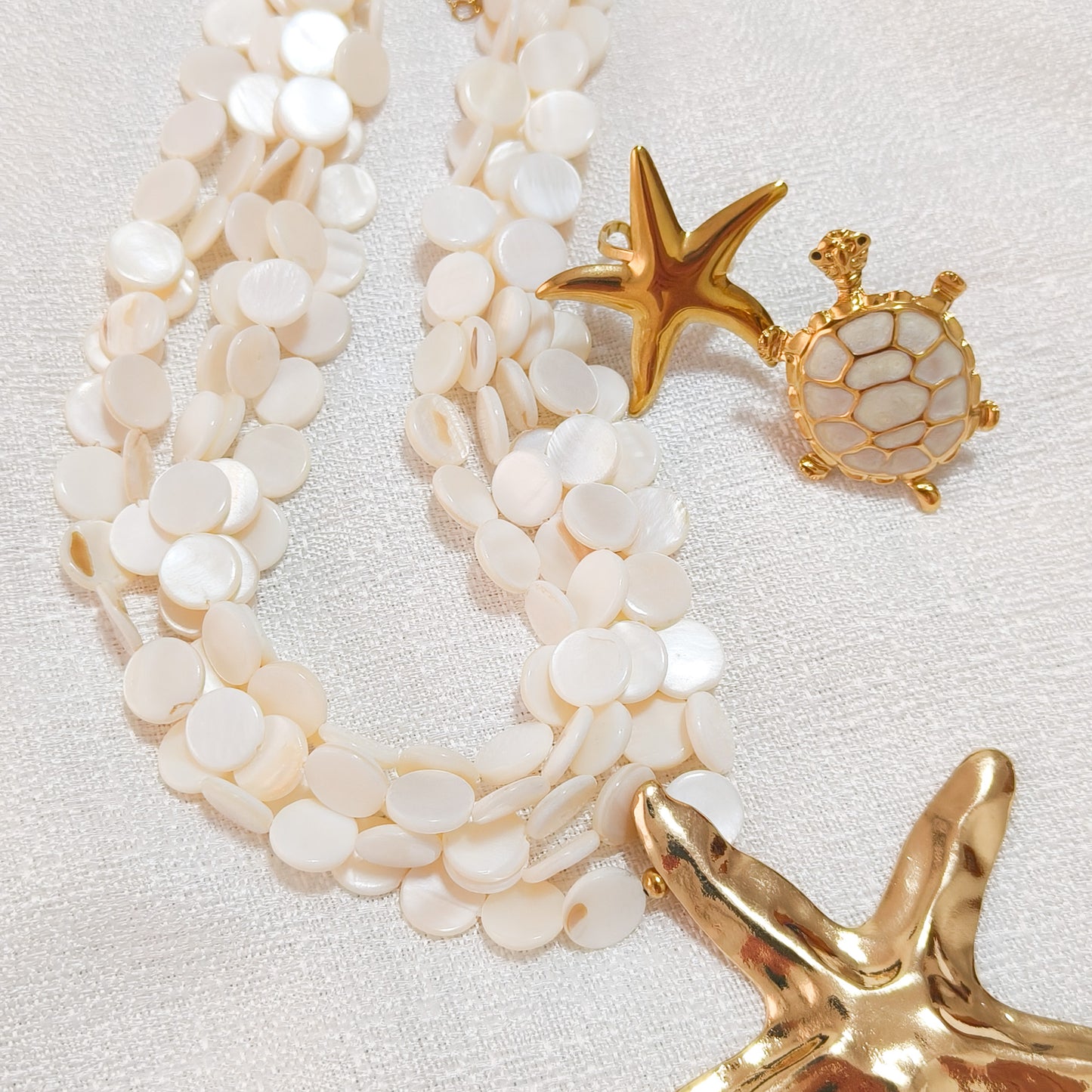 Collar Multicapa Marfil Nacado con Estrella