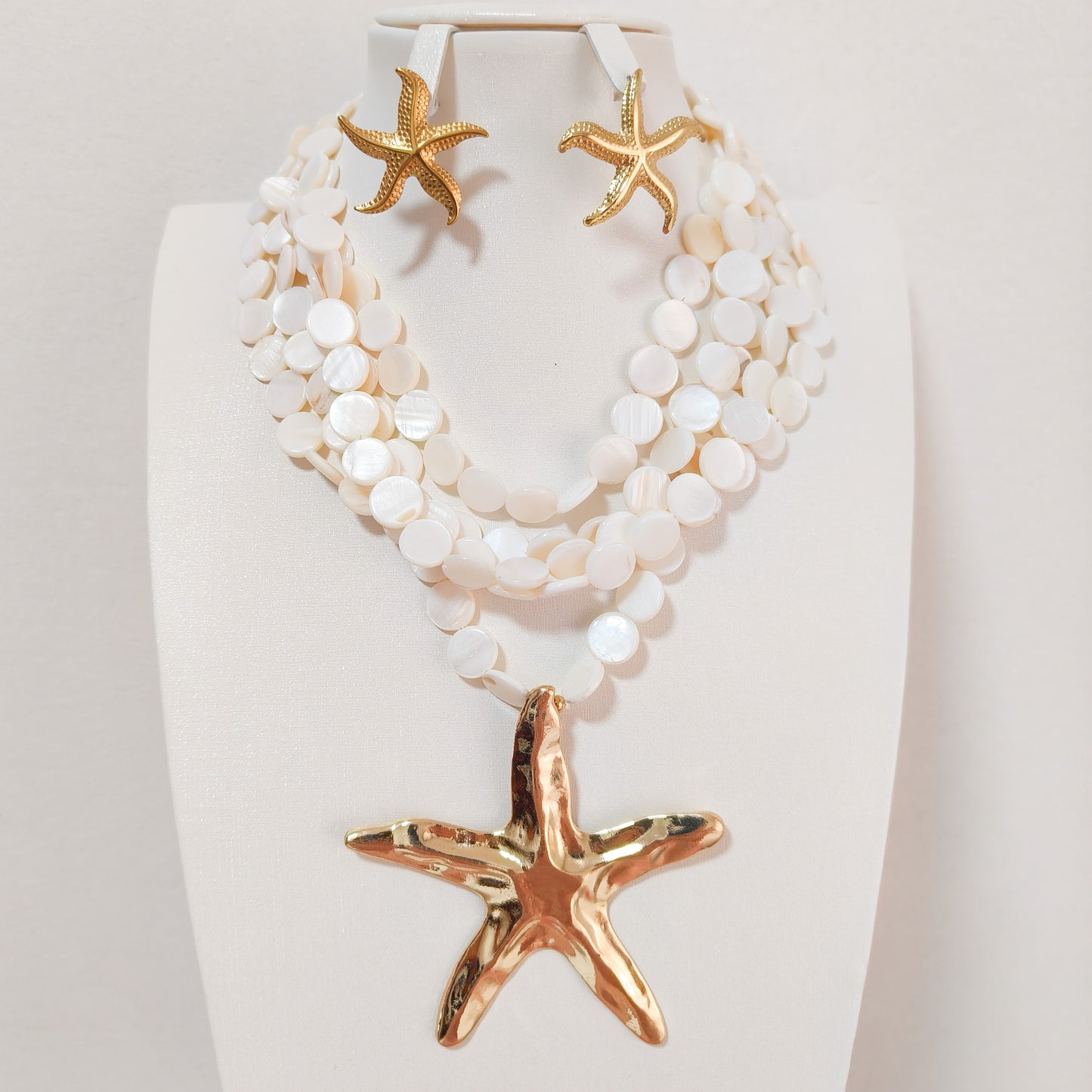 Collar Multicapa Marfil Nacado con Estrella