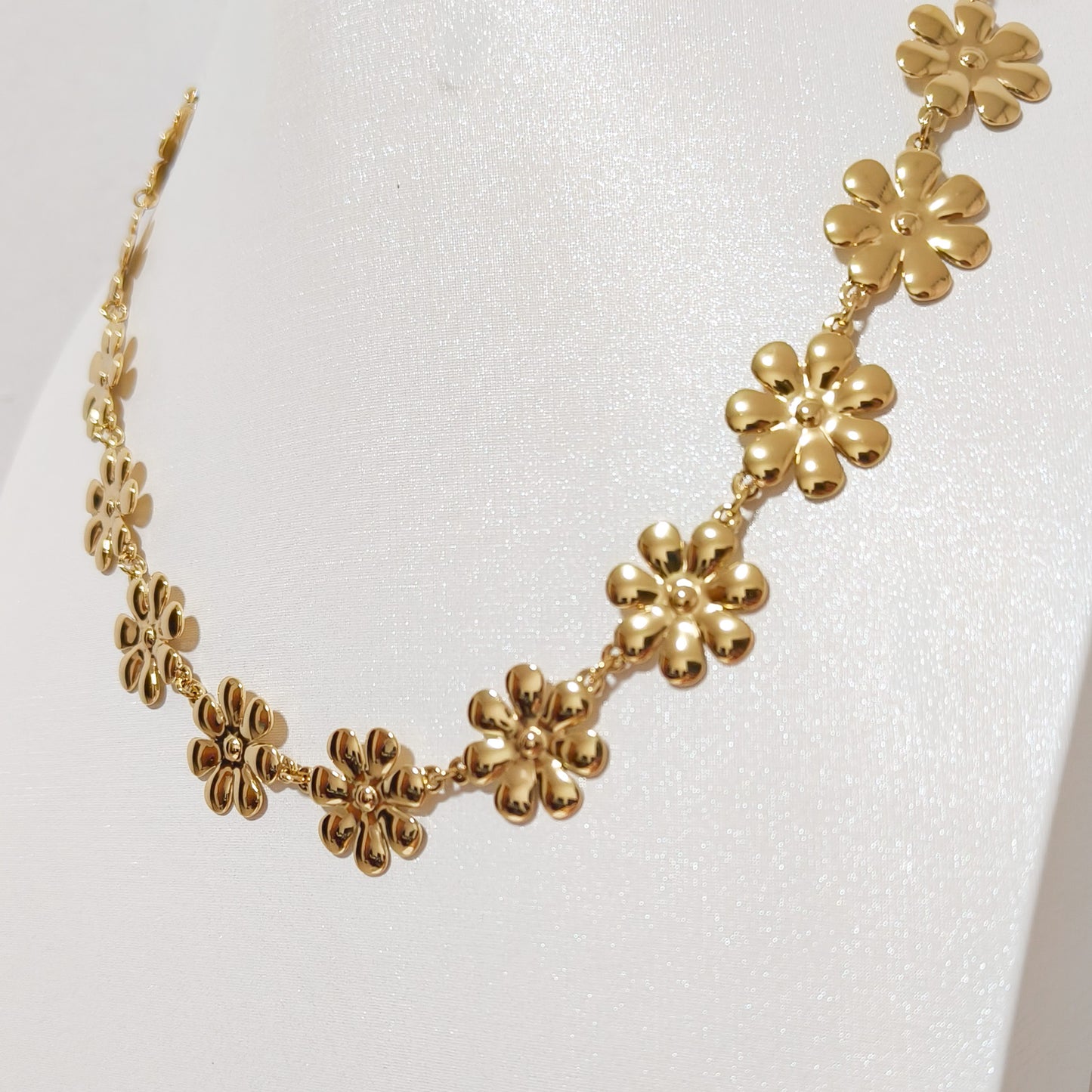 Collar Margarita Pirineo Dorado ( flor)