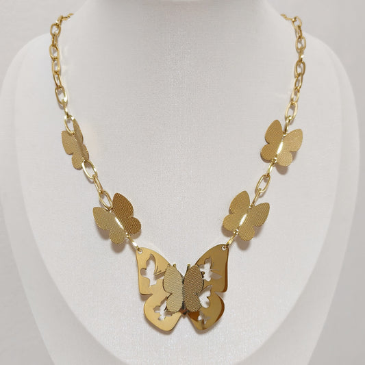 Collar Vuelo de Mariposas dorado