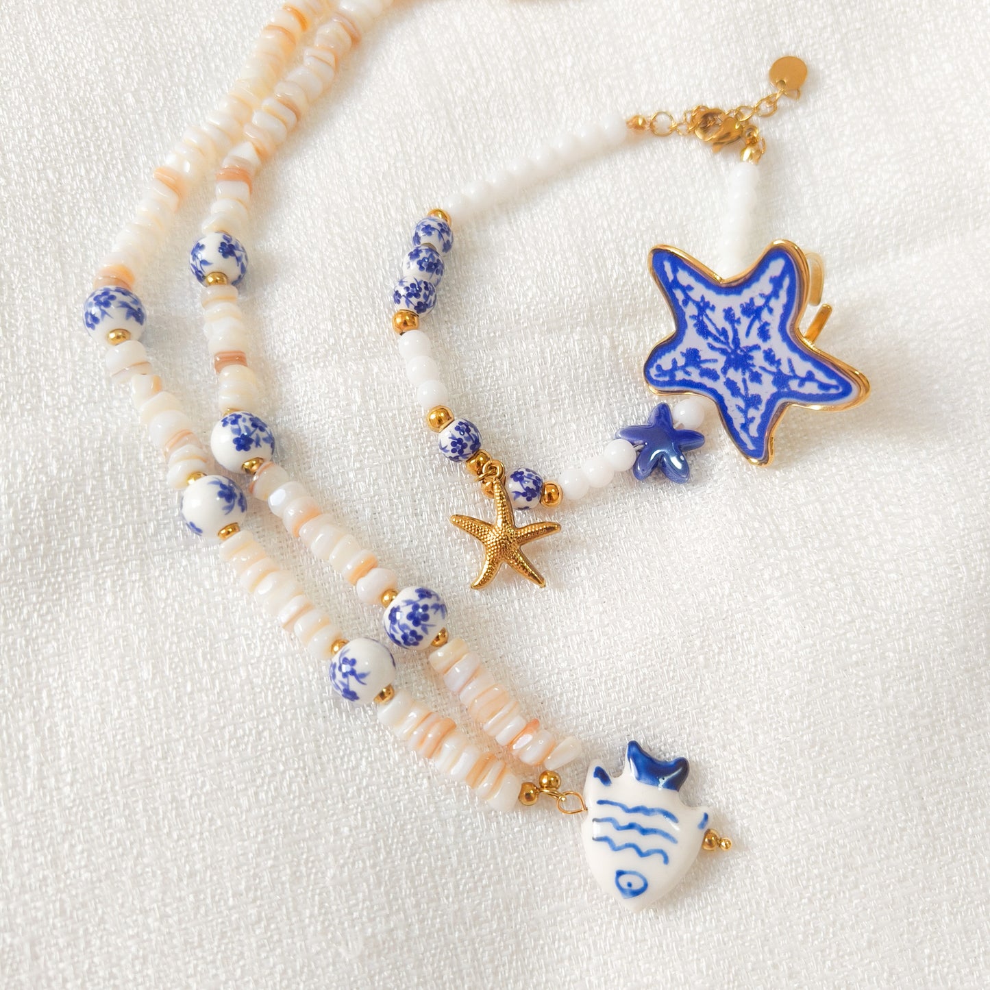 Collar Pez Santorini ( Porcelana y nácar)