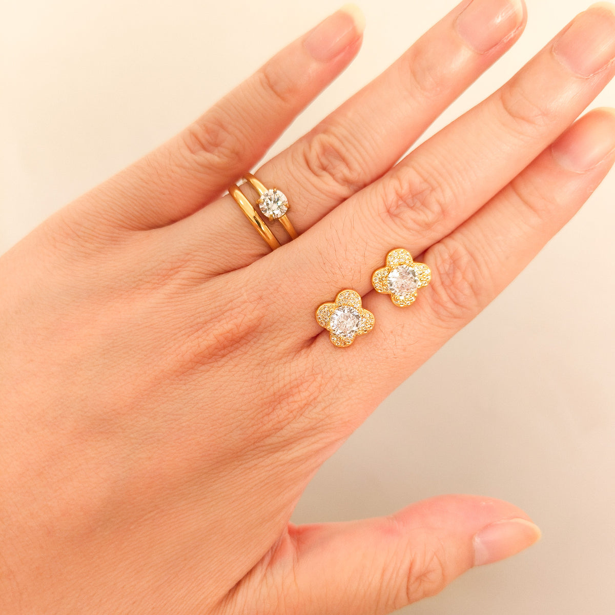 Look Trébol Diamante de París ( pendiente y anillo ajustable)