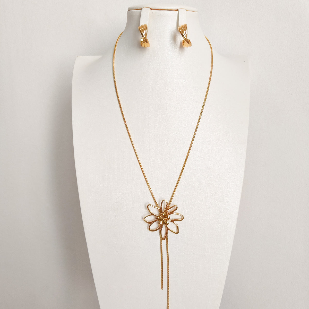 Collar Acero Flor Margarita de Lucía