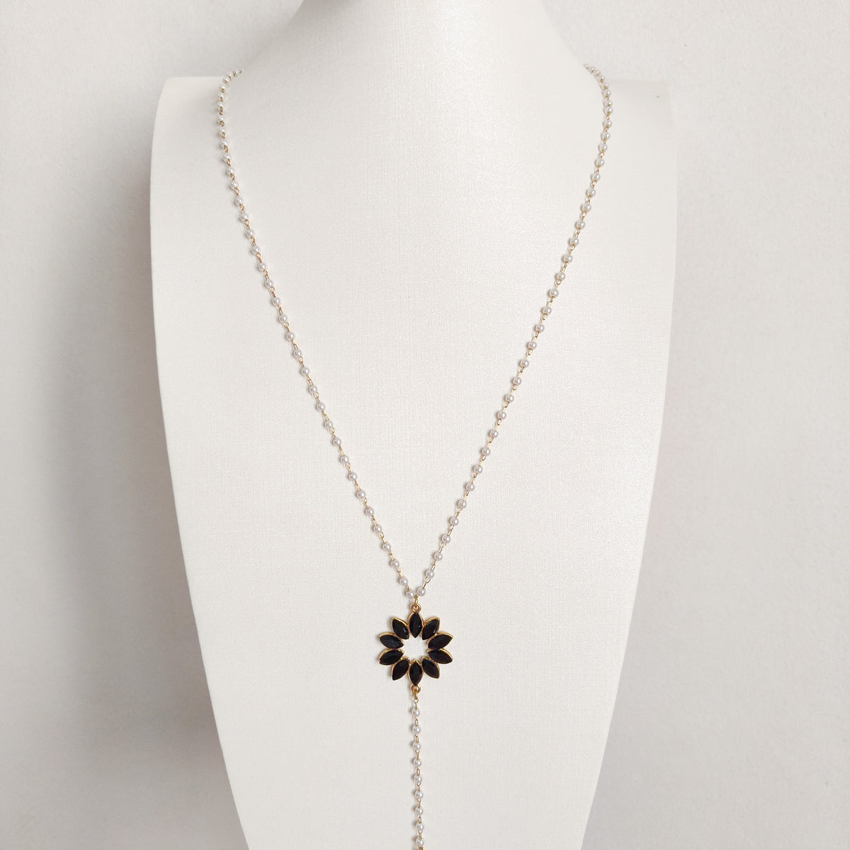 Collar Acero Margarita de París con bolita blanca ( 3 colores)