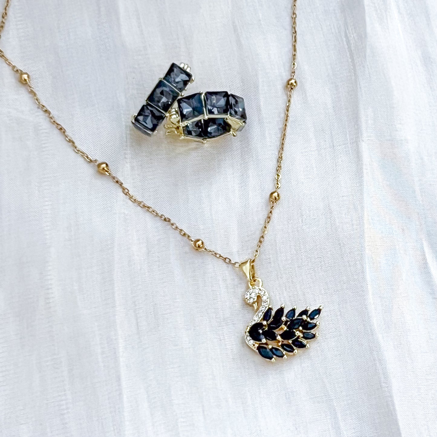 Pendientes Noche Elegante  （Rectangular Negro Brillante）