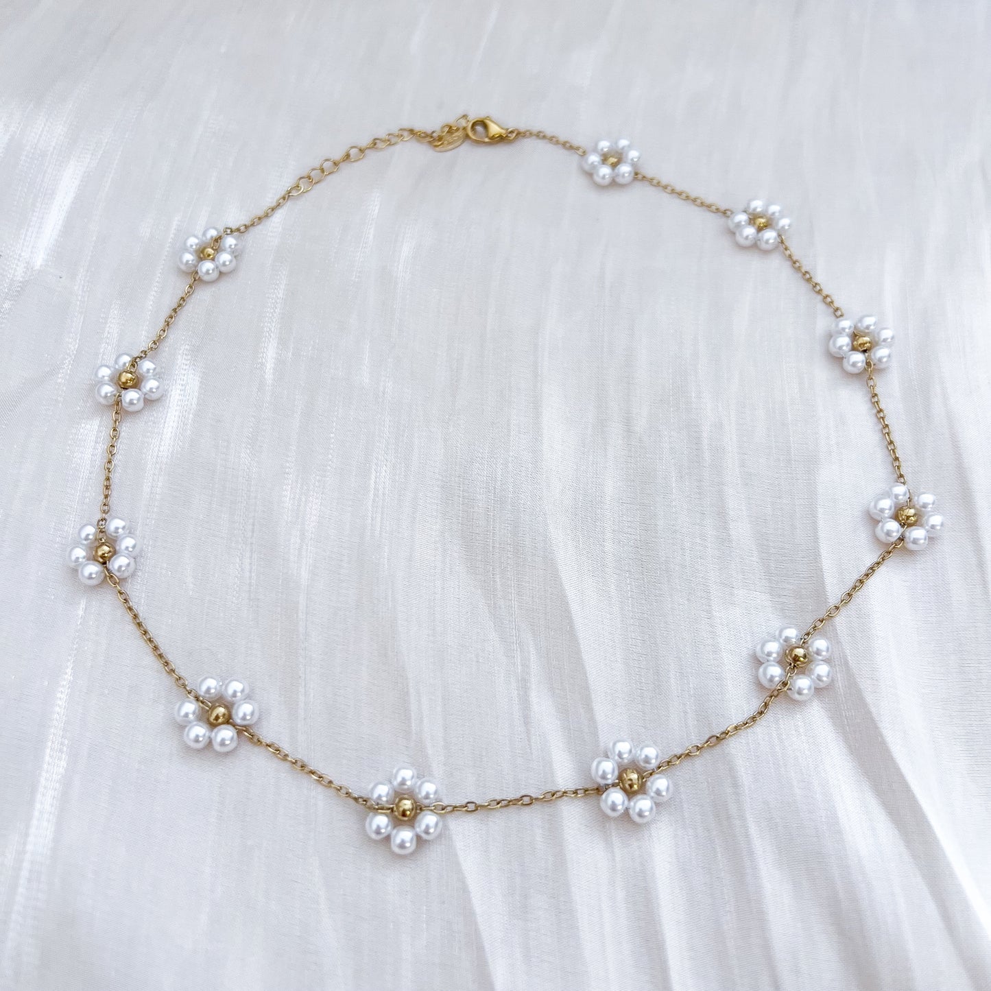 Look Margarita blanca Dorada （collar& pulsera ）