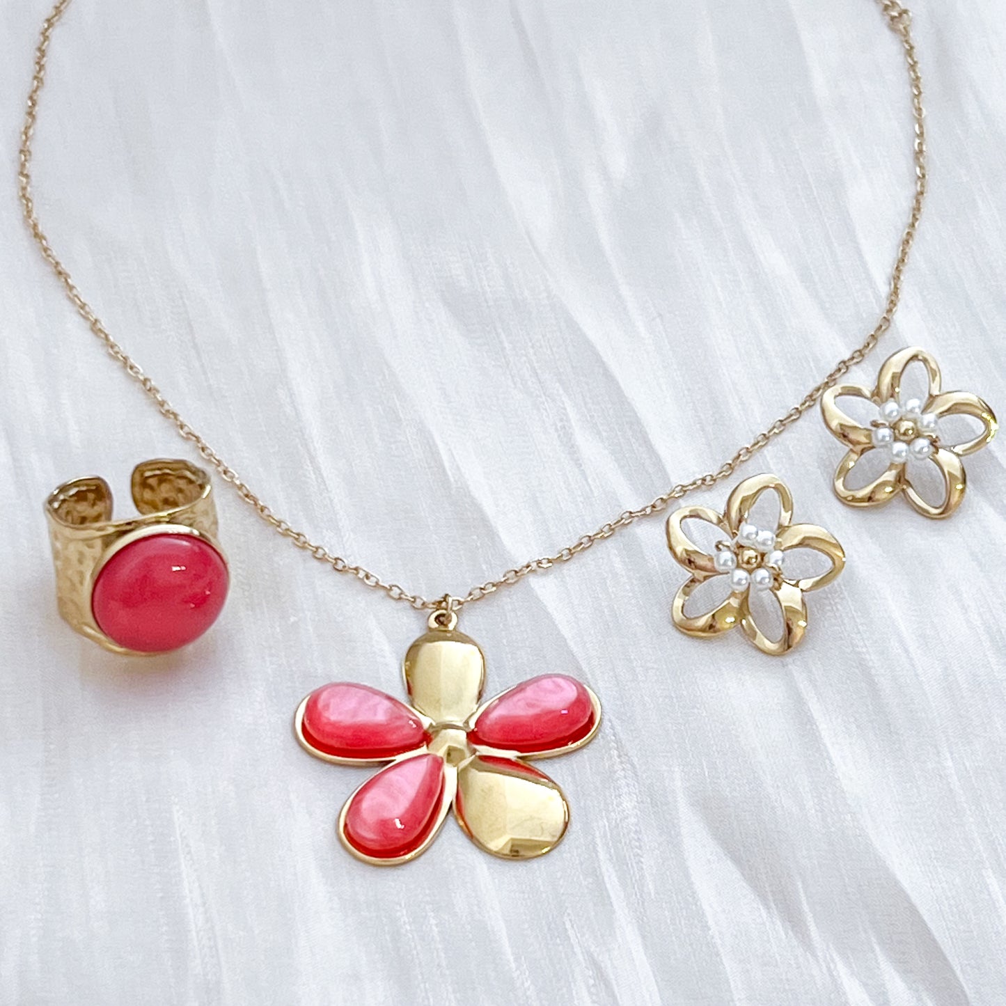 Collar Flor Brillo Fusia