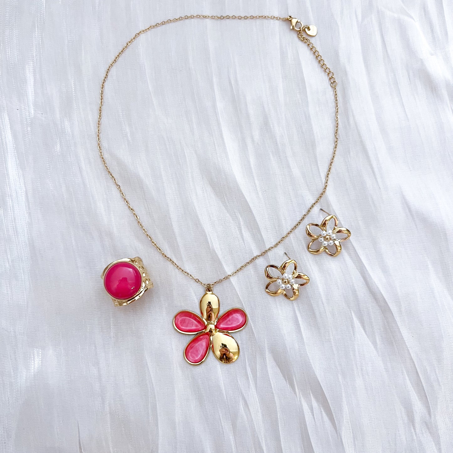 Collar Flor Brillo Fusia