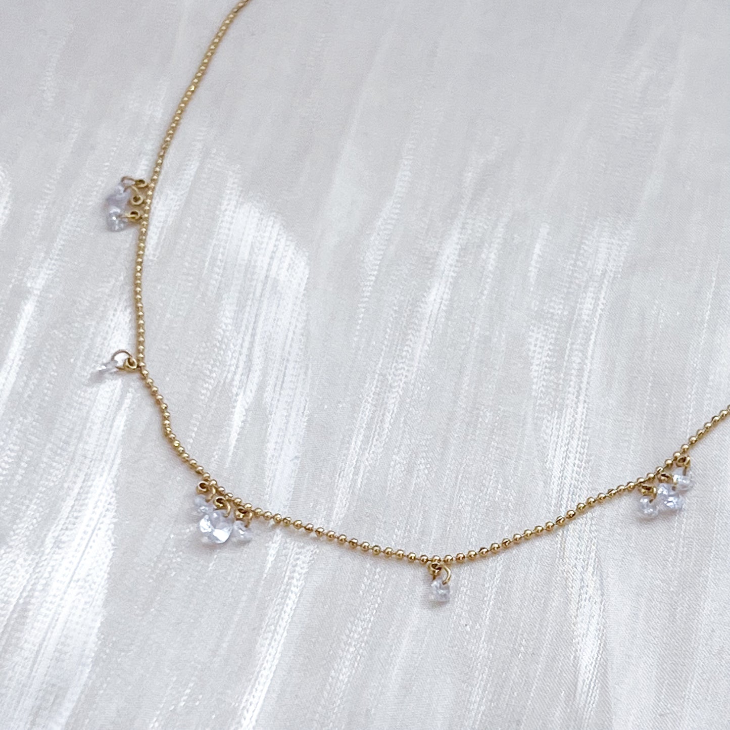Collar Lágrimas de sirena (Cadena fina con destellos)