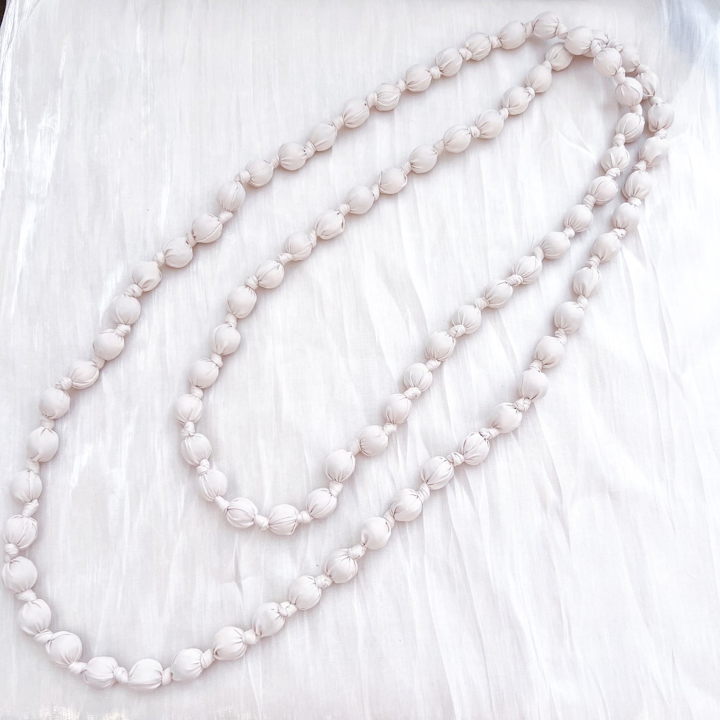 Collar Nudo Suave （2 colores）