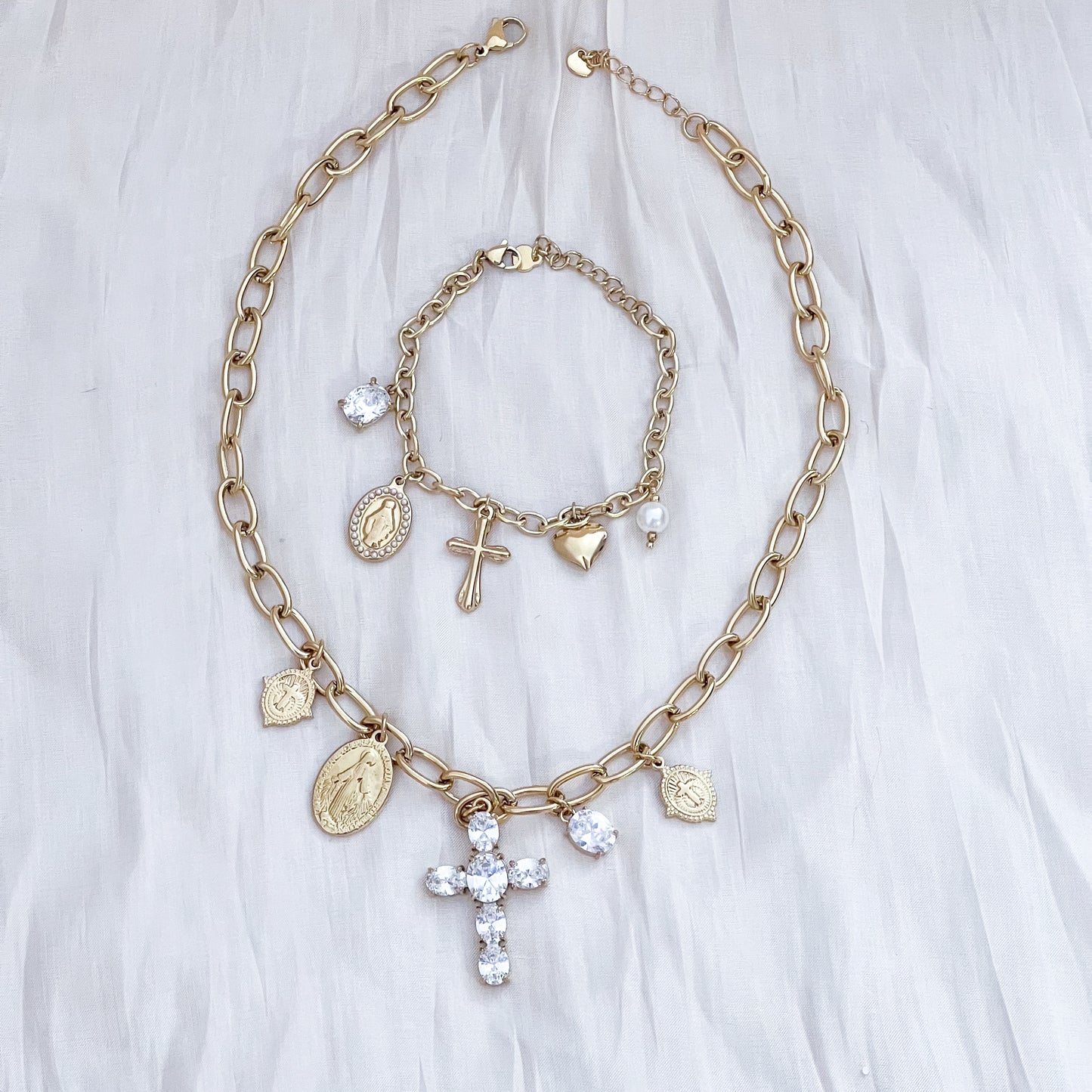 Look reina cruz brillante (collar & pulsera)