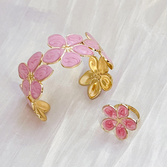 Look Jardín Rosa  （Brazalete Ajustable Flores Esmaltadas Rosas y anillo）
