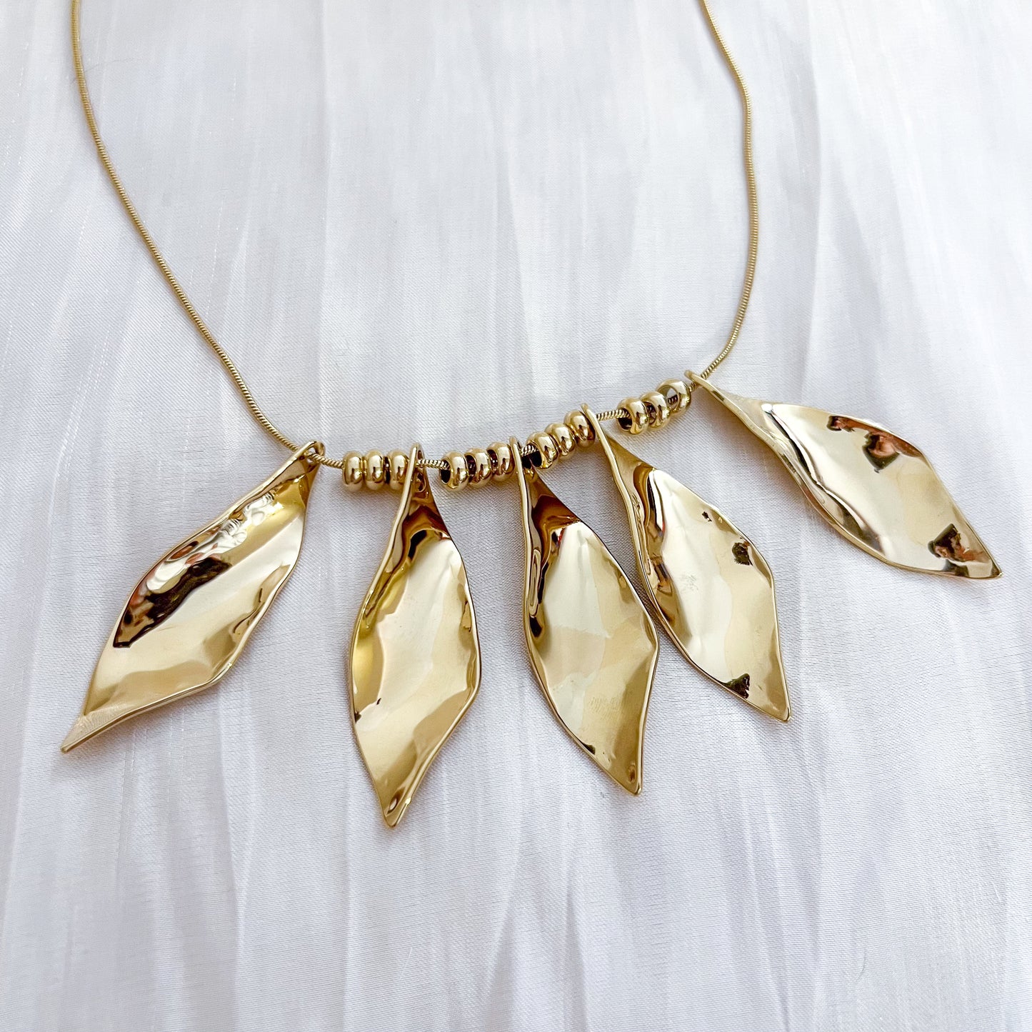 Look Hojas de Luz (collar &pendiente)