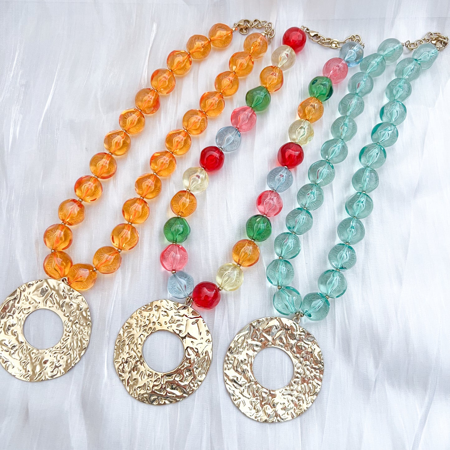 Collar Camila Dorado  ( aro &3 colores)