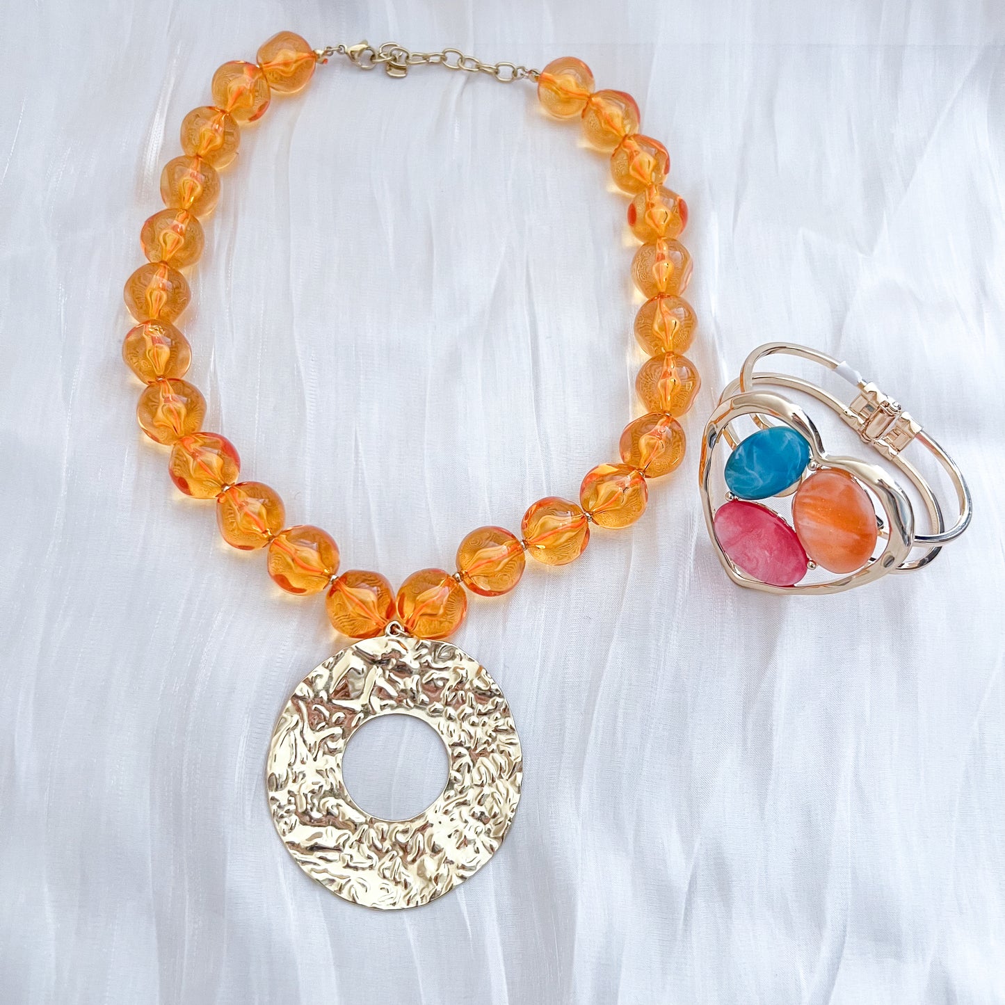 Collar Camila Dorado  ( aro &3 colores)
