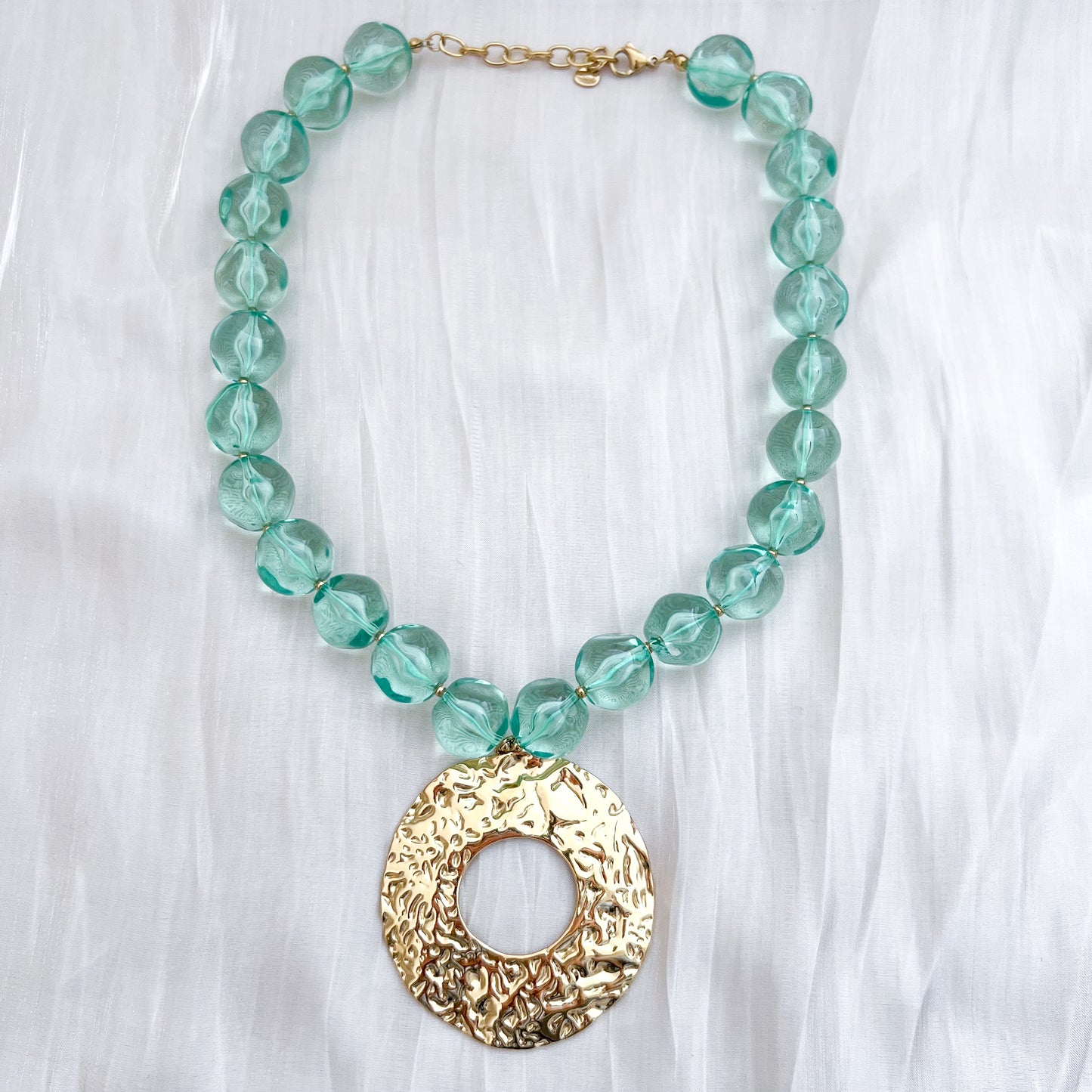 Collar Camila Dorado  ( aro &3 colores)