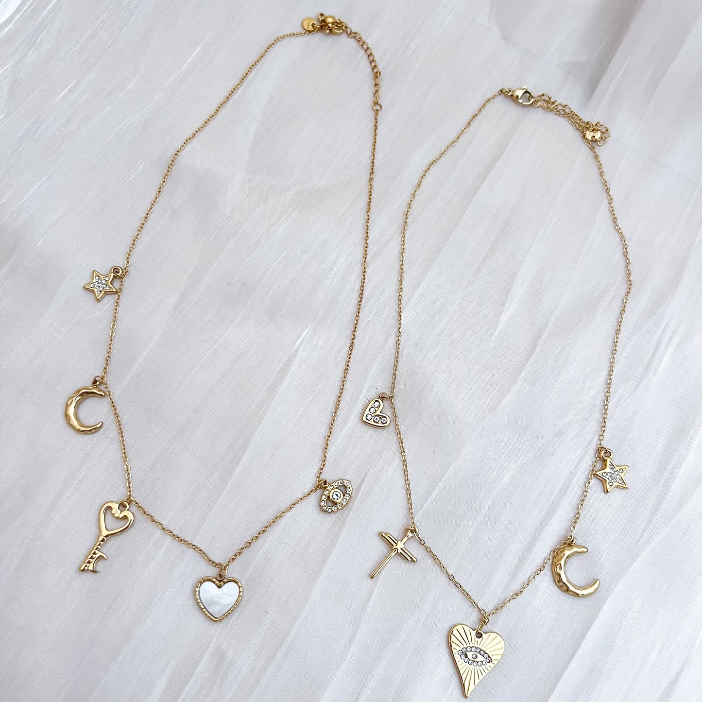 Collar Luna Valeria (charms fino corazones)