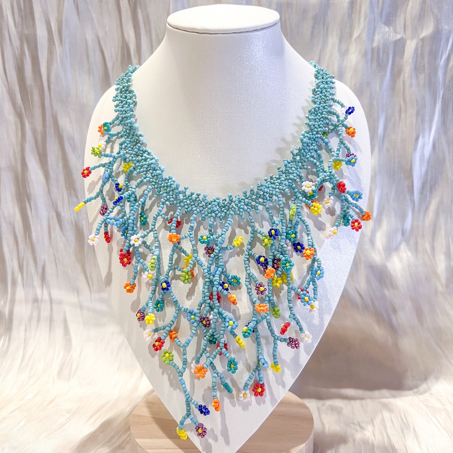 Look Marbella flor（Artesanal multicolor collar& pendiente 2 colors）