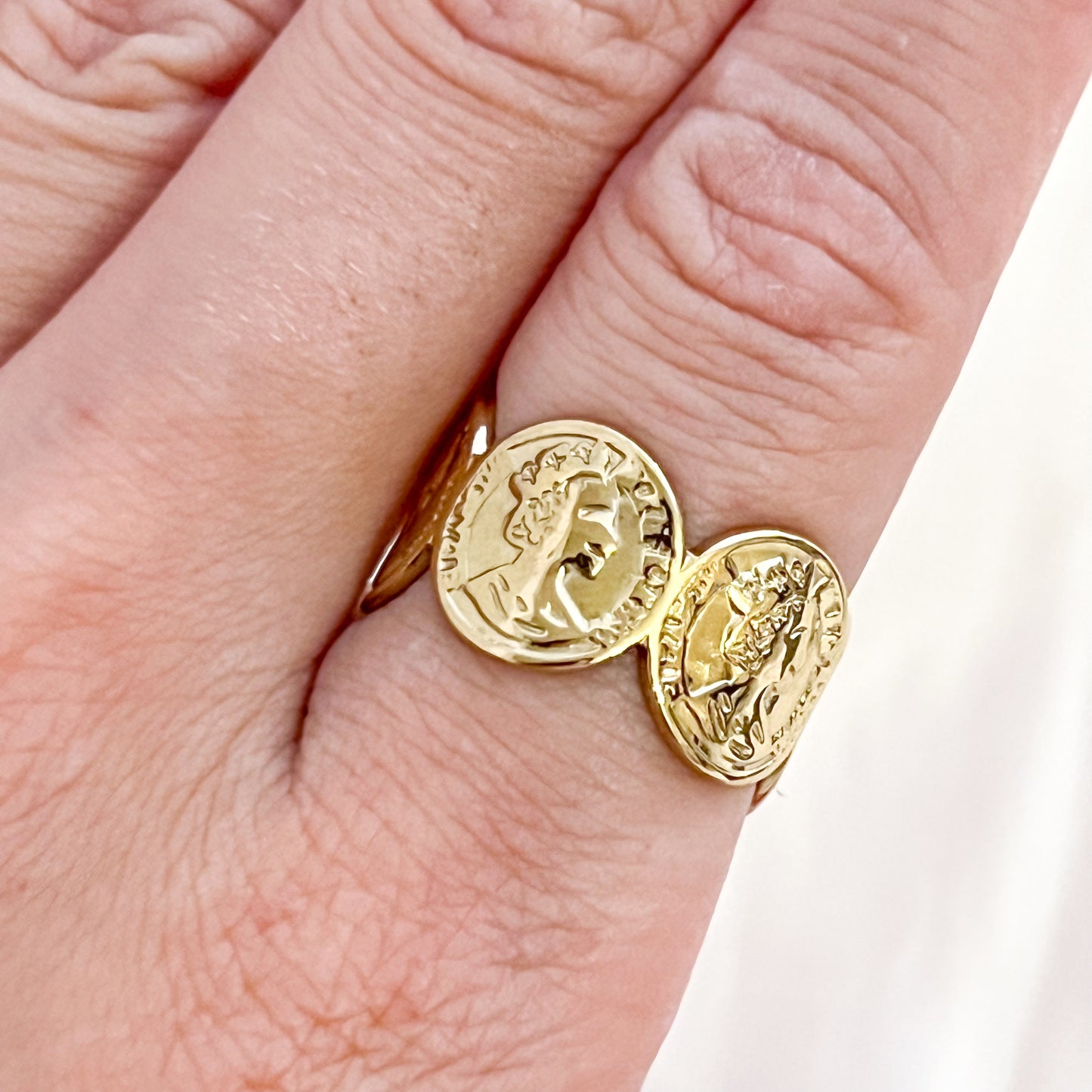 Look Moneda Roma ( pulsera pendientes anillo)