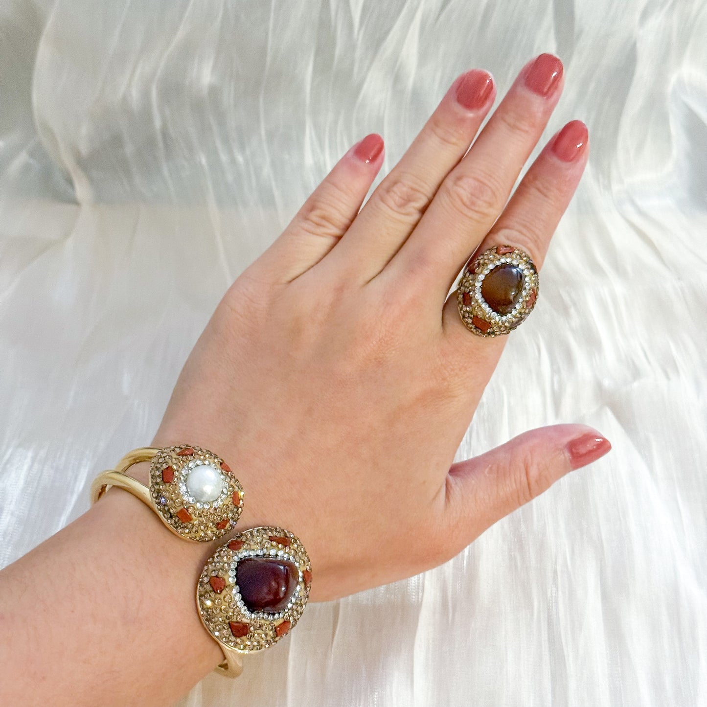 Look Reina Granada Piedra( brazalete anillo ajustable)