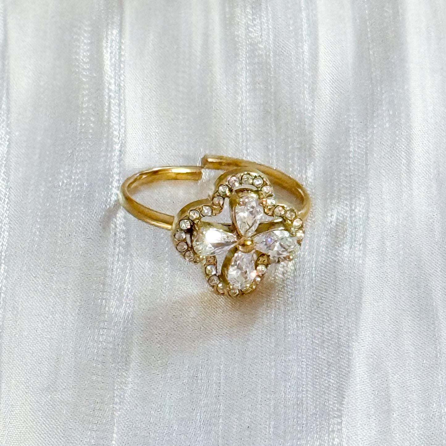 Anillo Flor Marrakech Ajustable （Brillo trébol）
