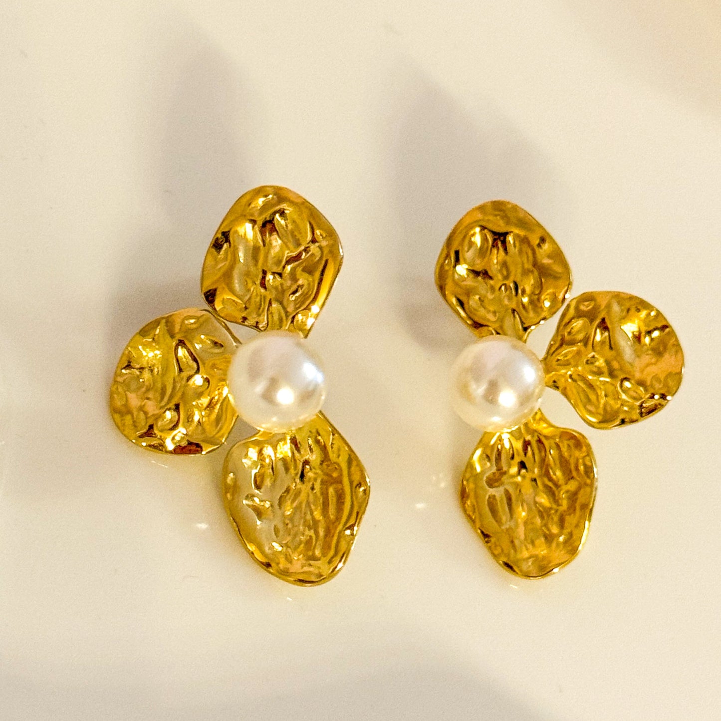 Pendientes flores florecientes Dorada
