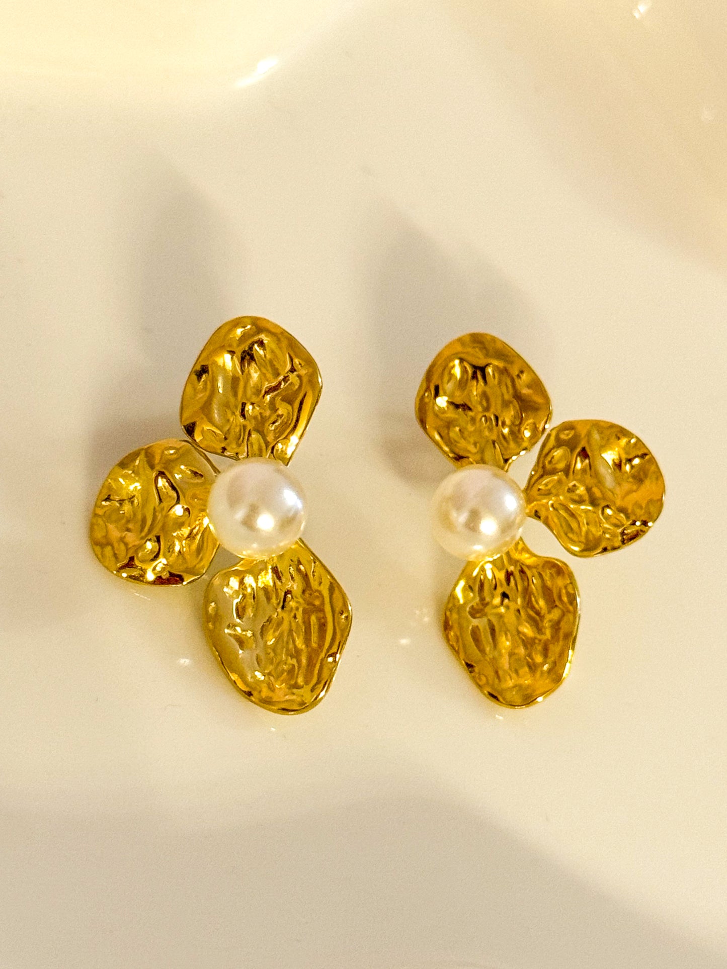 Pendientes flores florecientes Dorada