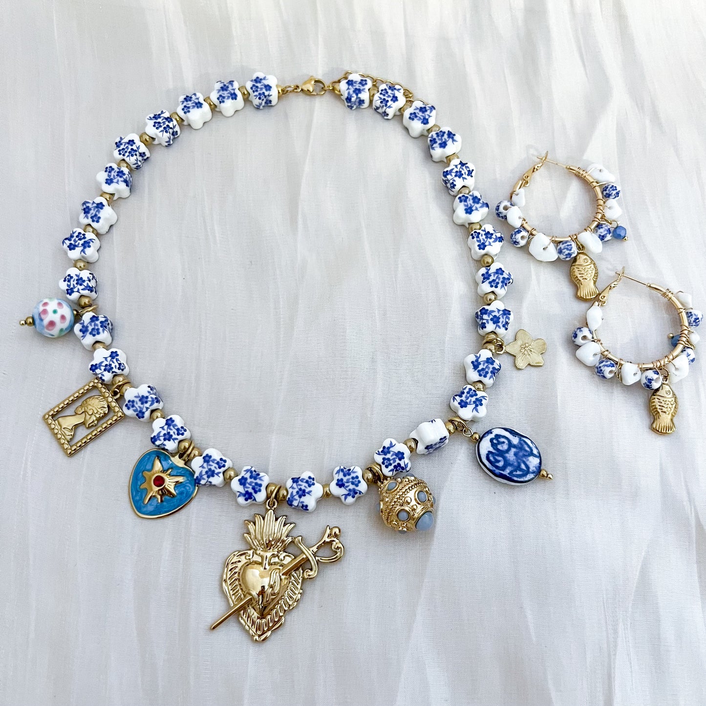 Look Lisboa Blue（porcelana azul collar & pendiente）