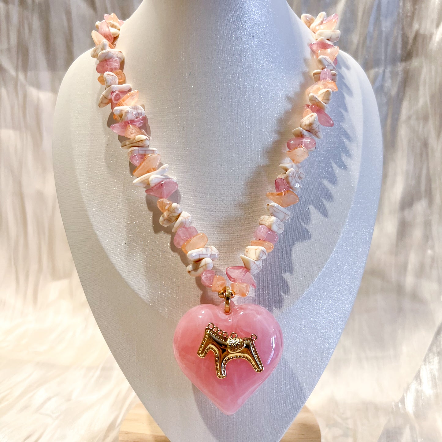 Collar Caballo Rosa（corazón XL）