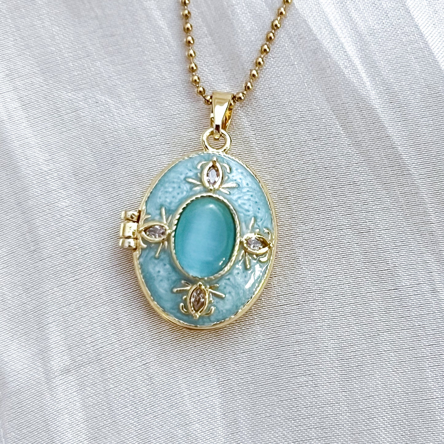 Collar Azure Relicario（Foto Charm）