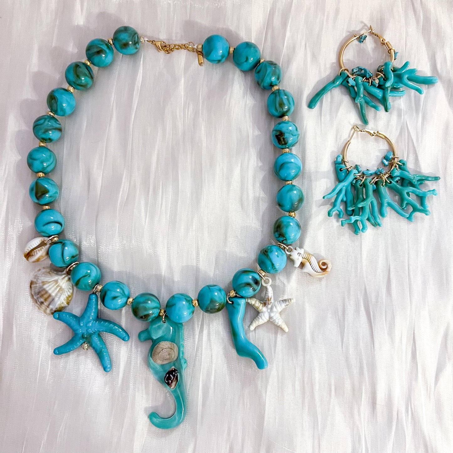 Look Sirena Mare （caballito de mar 2 colores collar & pendiente）