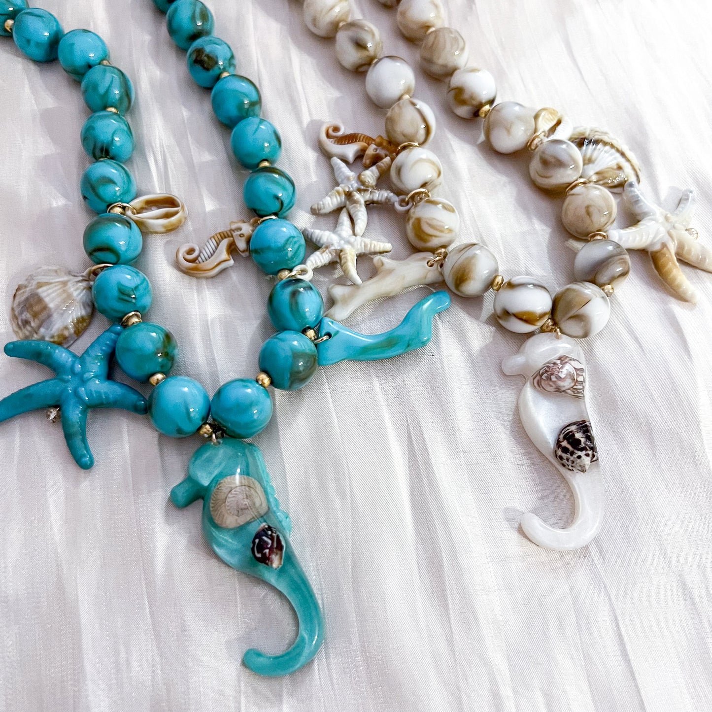 Look Sirena Mare （caballito de mar 2 colores collar & pendiente）