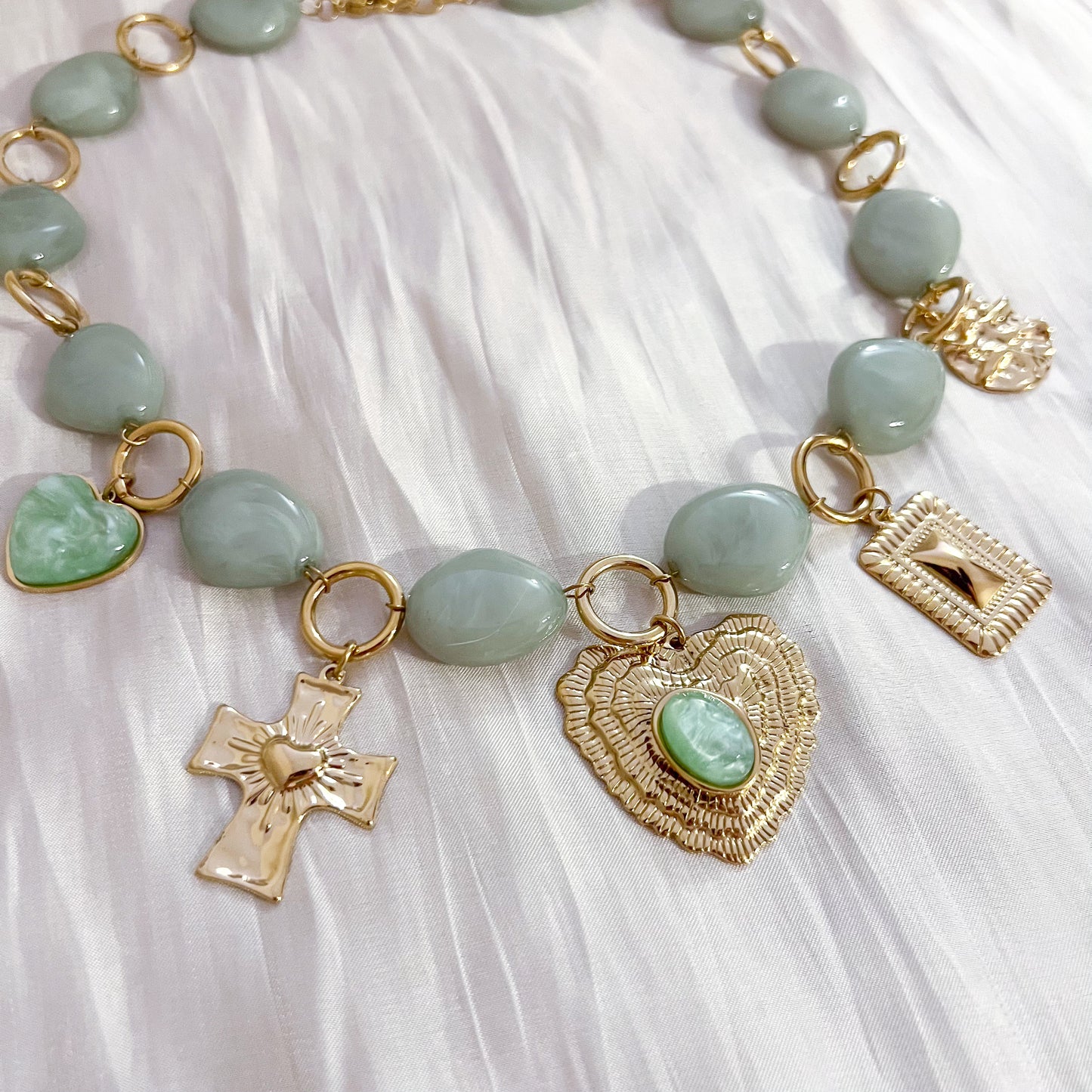 Collar Aurelia Heart corazones（charm）