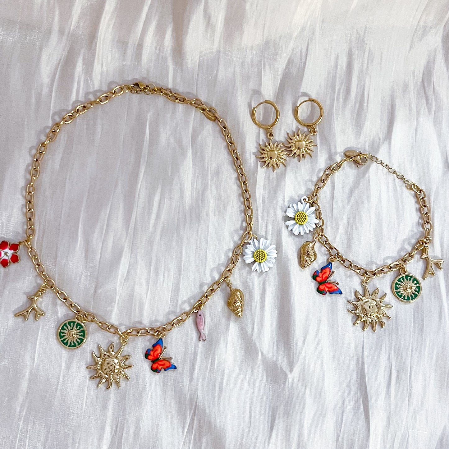 Look Fiora Bloom Glow（Mariposa collar & pulsera）