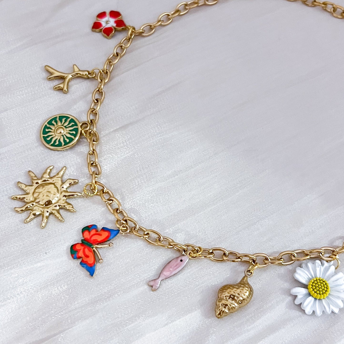 Look Fiora Bloom Glow（Mariposa collar & pulsera）