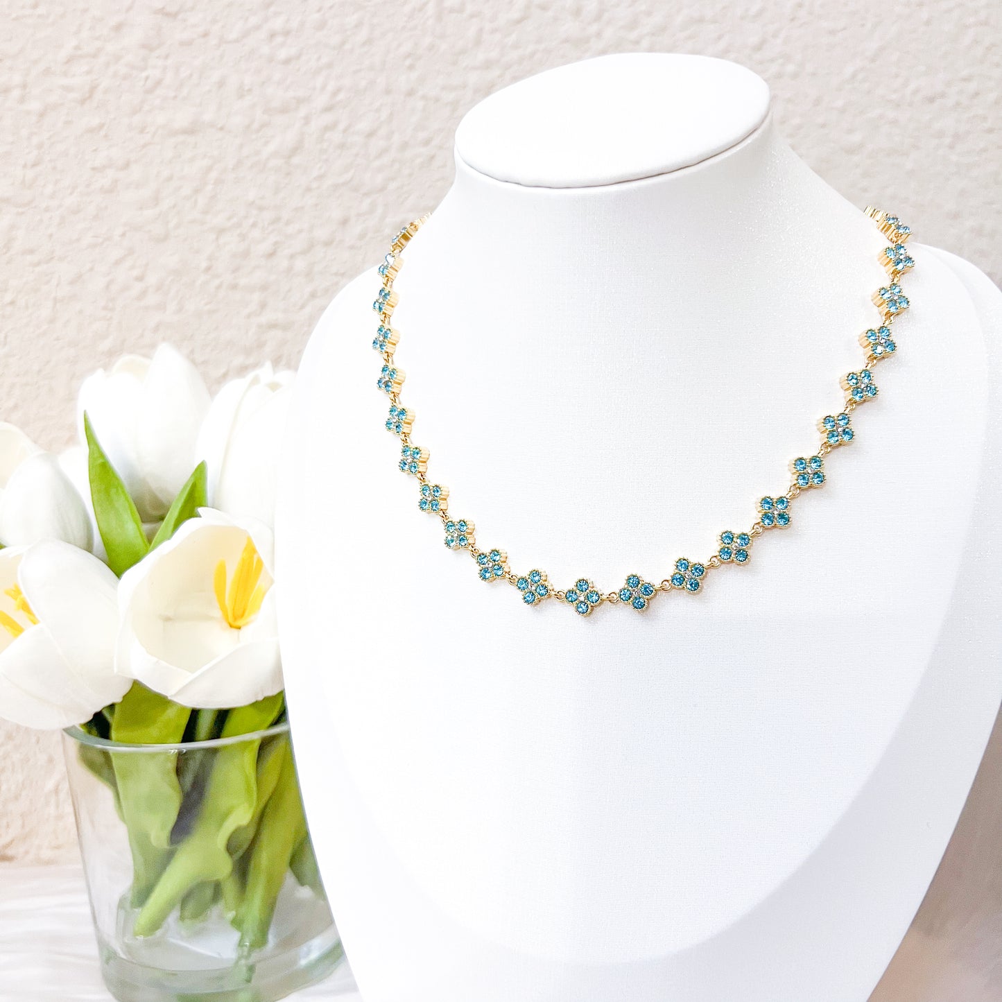 Collar Flores de Abril Tokio （Trébol Azul ）