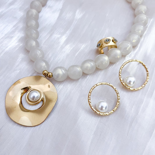 Look Atenea Perla Blanca (collar/pendiente）