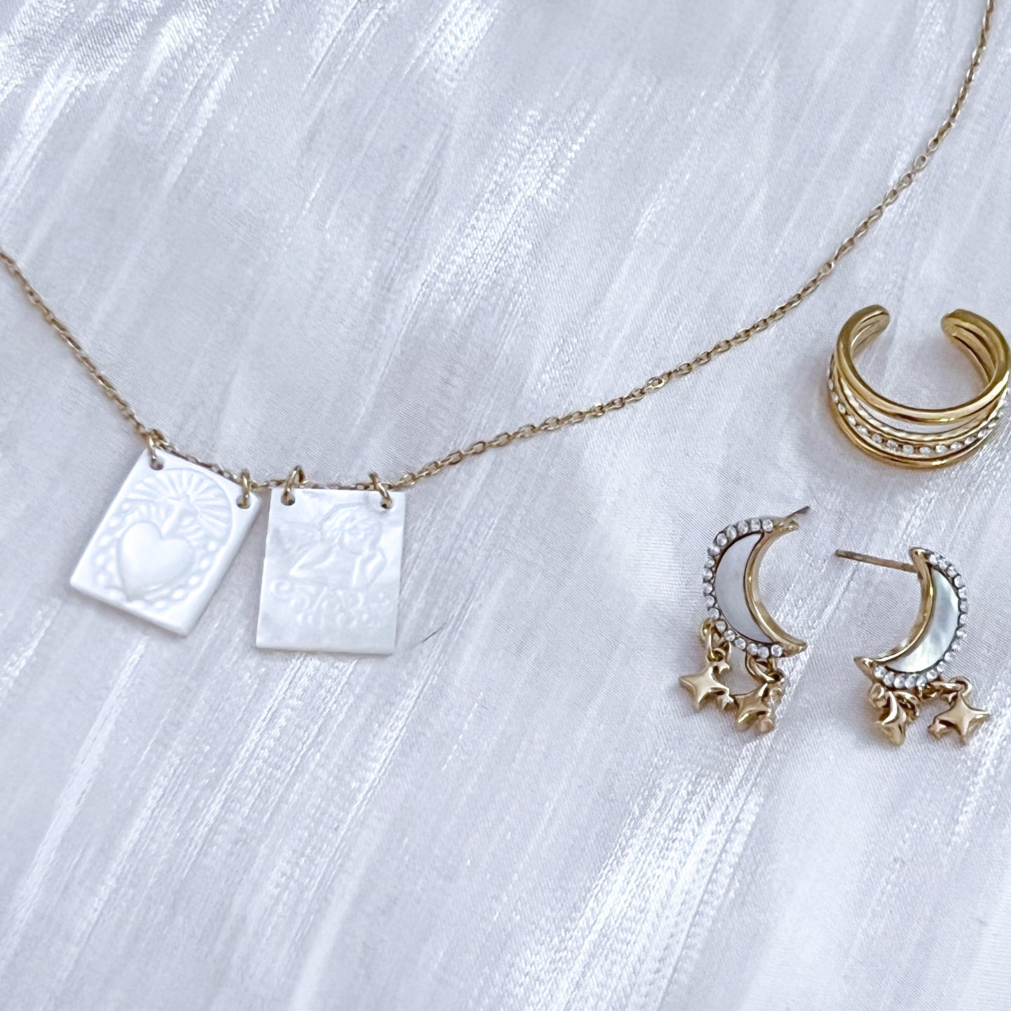Look Moon Angel （collar& pendiente luna）