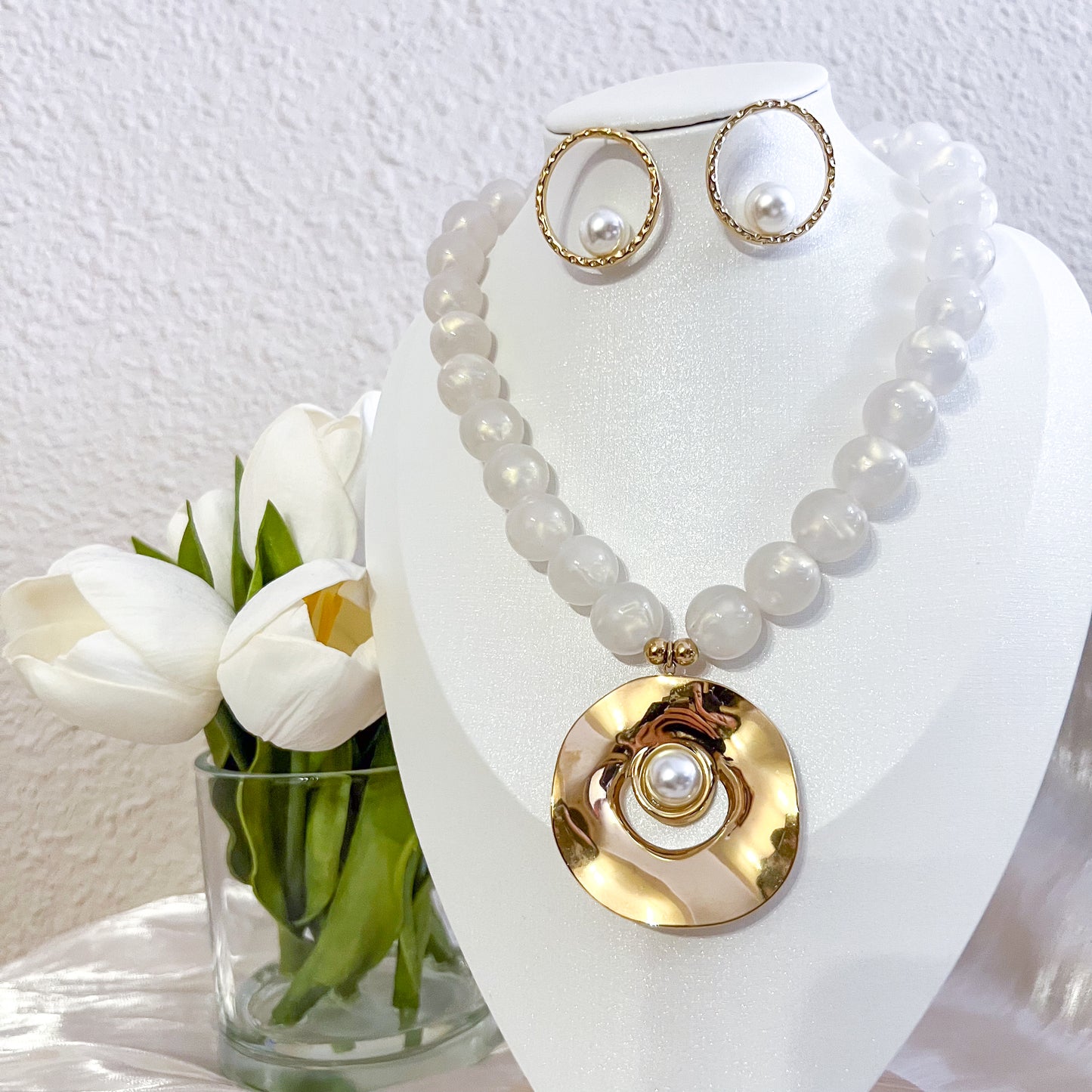 Look Atenea Perla Blanca (collar/pendiente）