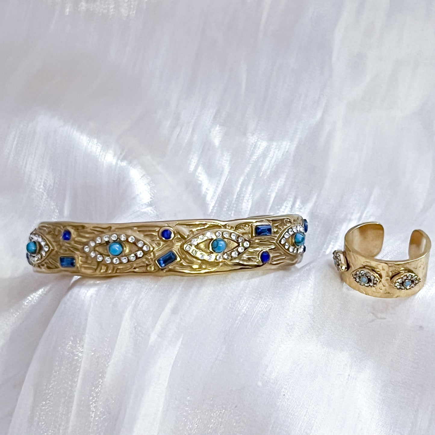 Look Isis Ojo Dorado （Brazalete & Anillo）