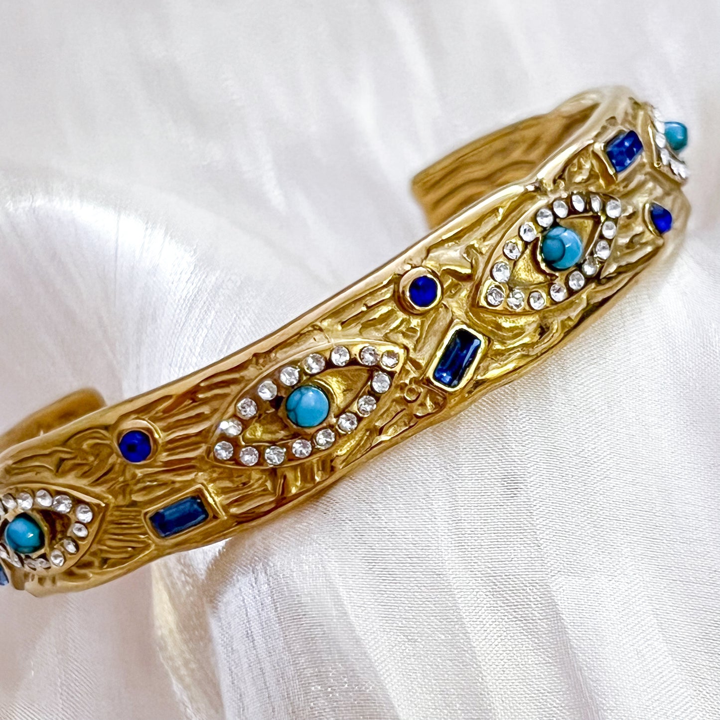 Look Isis Ojo Dorado （Brazalete & Anillo）