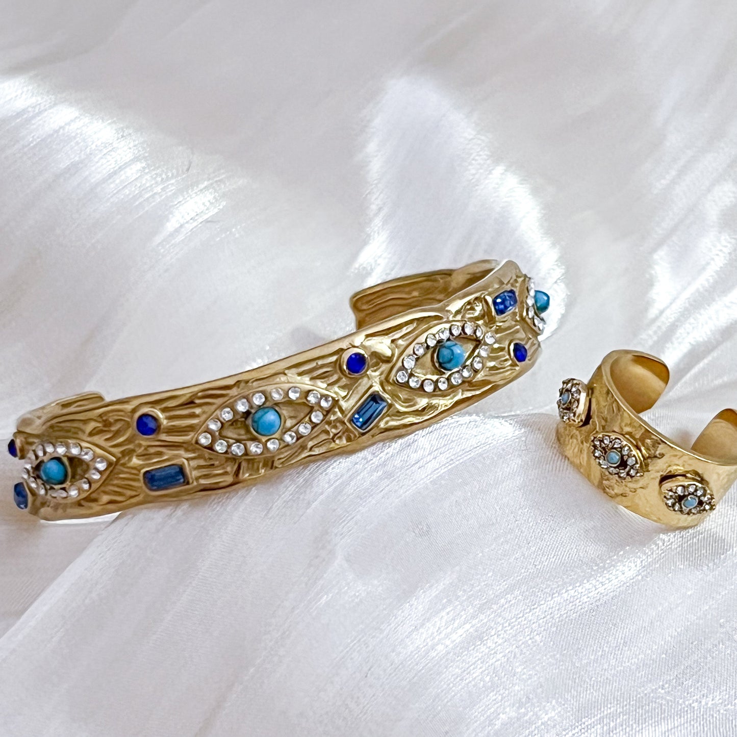 Look Isis Ojo Dorado （Brazalete & Anillo）